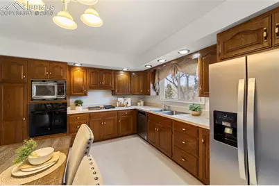 805 Crown Ridge Drive, Colorado Springs, CO 80904 - Photo 8