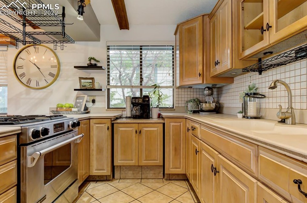 6628 Gambol Quail Dr, Colorado Springs CO 80918-1365 exterior