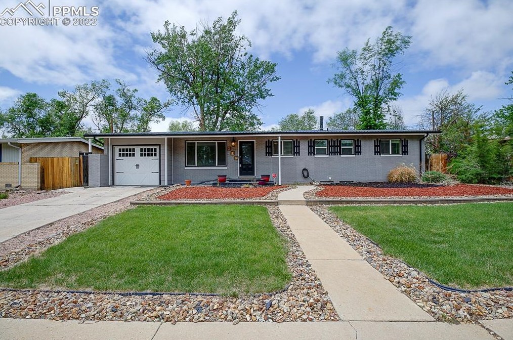 118 Bradley St, Colorado Springs, CO 80911-2104