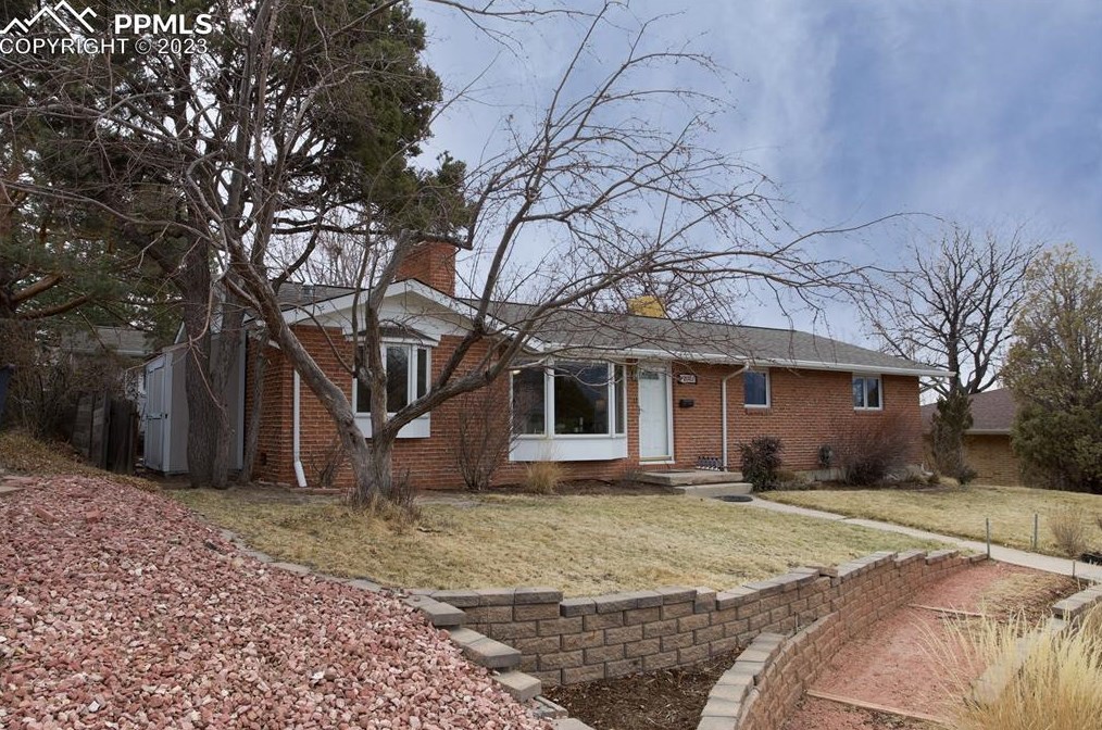 2011 Lark Dr, Colorado Springs, CO 80909-1812