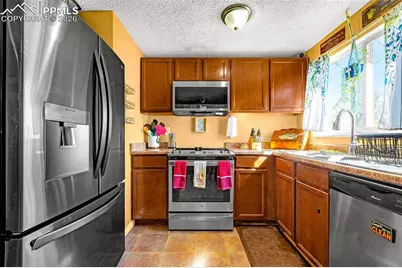 115 Cherry Circle, Fountain, CO 80817 - Photo 6