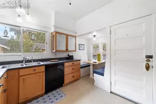 1124 N Cedar St, Colorado Springs, CO 80903 - Photo 12