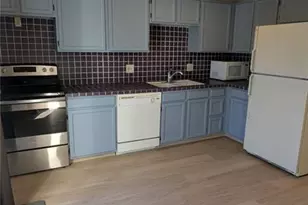 6419 Village Ln, Colorado Springs, CO 80918 - Photo 10