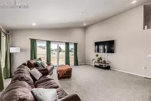 395 W Coral Dr, Pueblo, CO 81007 - Photo 8