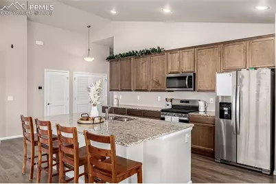 395 W Coral Drive, Pueblo, CO 81007 - Photo 6