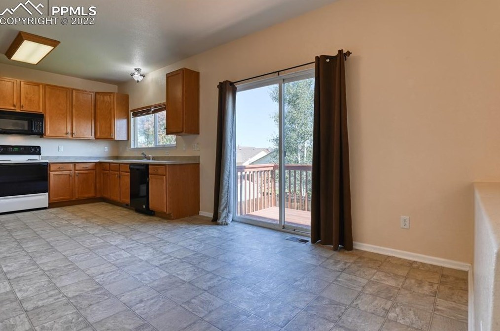 4173 Knollvale Dr, Colorado Springs CO 80922-2432 exterior