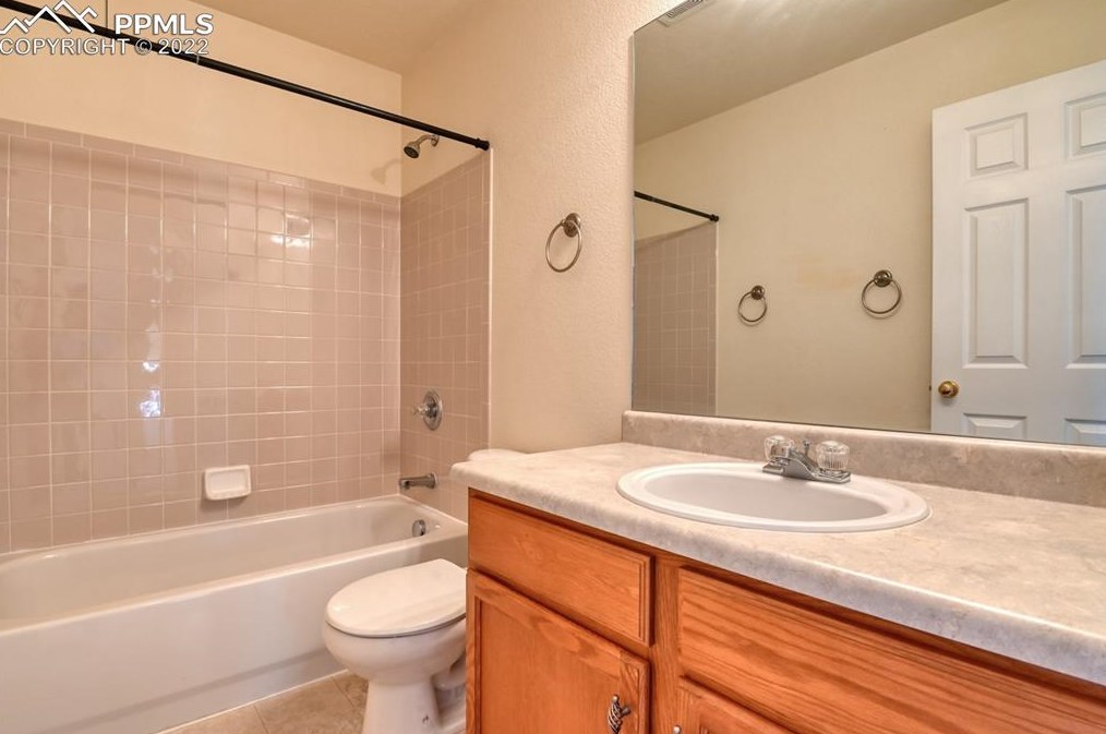 4173 Knollvale Dr, Colorado Springs CO 80922-2432 exterior