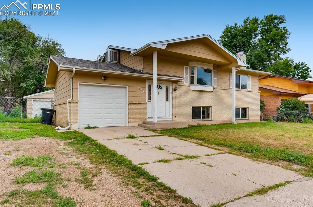 325 Fay Dr, Colorado Springs, CO 80911-2306