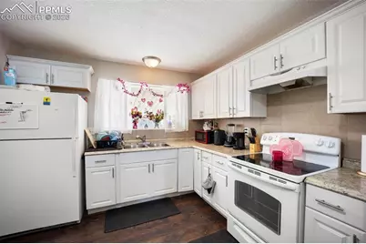 60 Loch Lomond Lane, Pueblo, CO 81001 - Photo 12