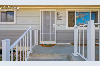 946 Hutchinson Drive, Colorado Springs, CO 80910 - Photo 2