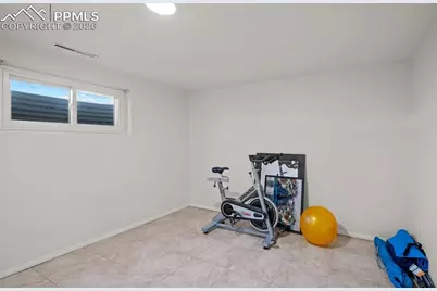 946 Hutchinson Drive, Colorado Springs, CO 80910 - Photo 14