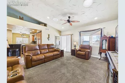 2084 Iris Road, Pueblo, CO 81006 - Photo 6