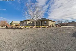 2084 Iris Rd, Pueblo, CO 81006 - Photo 2