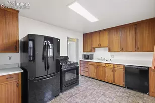 1338 Edith Ln, Colorado Springs, CO 80909 - Photo 10