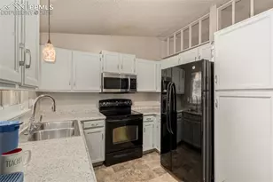 3310 Bridgewater Dr, Colorado Springs, CO 80916 - Photo 10