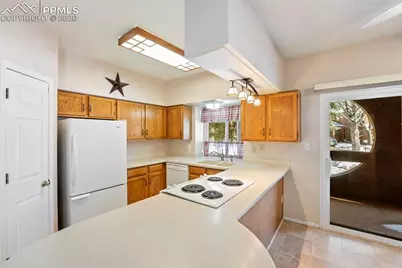 4713 Daybreak Circle, Colorado Springs, CO 80917 - Photo 10