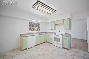 422 Hackberry Dr, Colorado Springs, CO 80911 - Photo 16