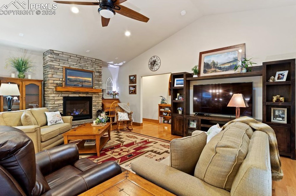 1175 Ptarmigan Dr, Woodland Park CO 80863-8004 exterior