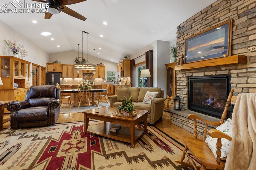 1175 Ptarmigan Dr, Woodland Park CO 80863-8004 exterior