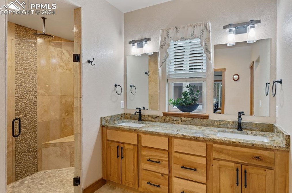 1175 Ptarmigan Dr, Woodland Park CO 80863-8004 exterior