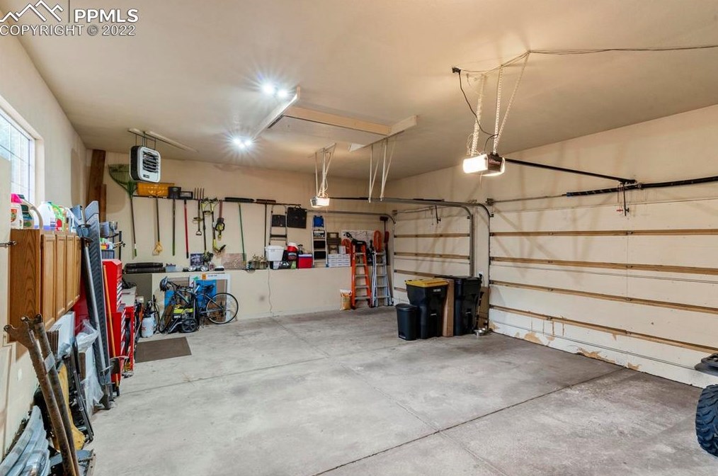 1000 Sun Valley Dr, Woodland Park CO 80863-9076 exterior