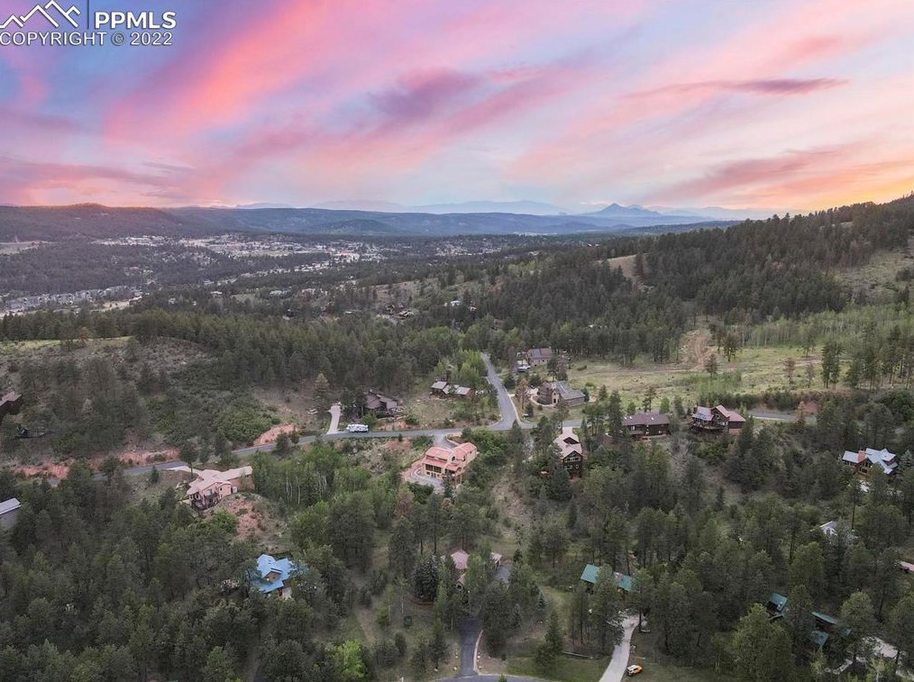 1000 Sun Valley Dr, Woodland Park CO 80863-9076 exterior