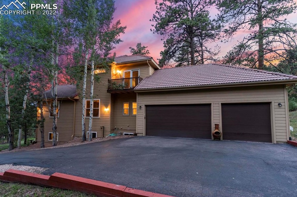 1000 Sun Valley Dr, Woodland Park CO 80863-9076 exterior