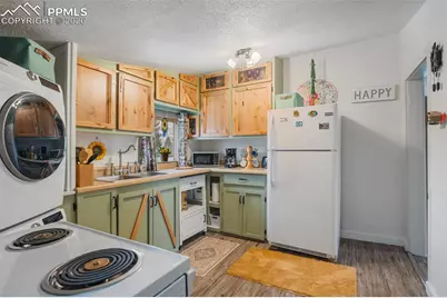 331 E Golden Avenue, Cripple Creek, CO 80813 - Photo 12