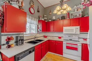 800 Columbine Village Dr, Woodland Park, CO 80863 - Photo 14