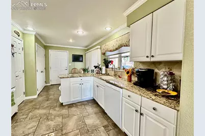 4402 Turnberry Crest, Pueblo, CO 81001 - Photo 8