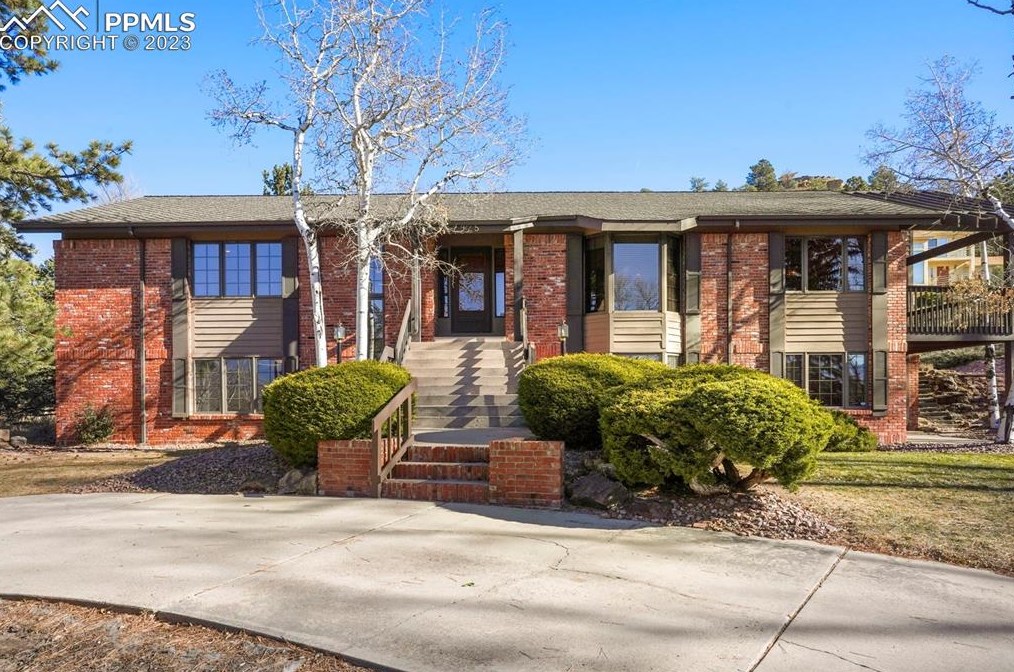 2925 Chelton Rd, Colorado Springs, CO 80909-1011