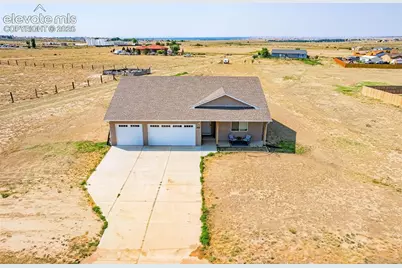 1696 E Silverwood Drive, Pueblo, CO 81007 - Photo 2