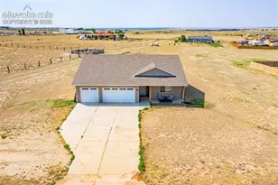 1696 E Silverwood Dr, Pueblo, CO 81007 - Photo 2