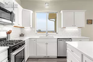 1696 E Silverwood Dr, Pueblo, CO 81007 - Photo 14
