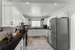 2706 W Pikes Peak Ave, Colorado Springs, CO 80904 - Photo 2