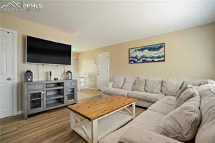 3658 Darkwood Pl, Colorado Springs, CO 80910 - Photo 4