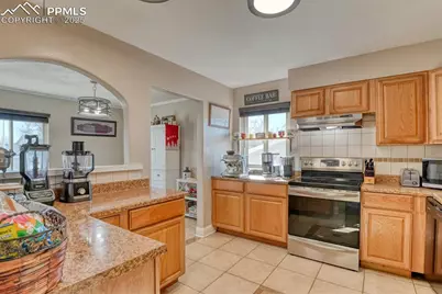 2758 Ferber Drive, Colorado Springs, CO 80916 - Photo 6