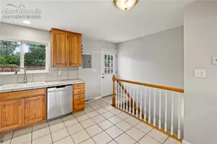 1019 Holmes Dr, Colorado Springs, CO 80909 - Photo 8