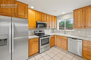 1019 Holmes Dr, Colorado Springs, CO 80909 - Photo 10