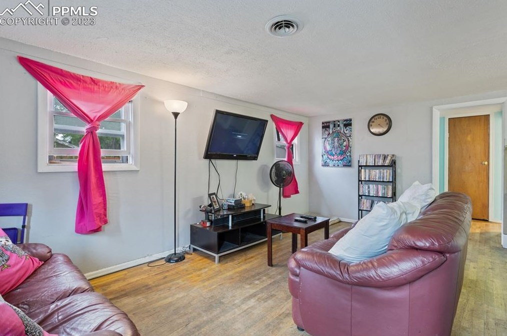 1014 Sunset Rd, Colorado Springs, CO 80909-3904