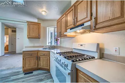 2560 Wheaton Drive, Colorado Springs, CO 80904 - Photo 10