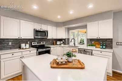 2712 Emerald Ridge Drive, Colorado Springs, CO 80920 - Photo 8