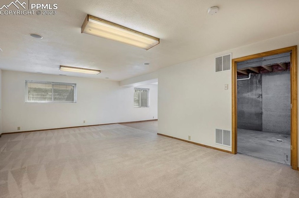 2275 Kittridge Ave, Colorado Springs CO 80919-3889 exterior