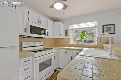 6836 Overland Drive, Colorado Springs, CO 80919 - Photo 10