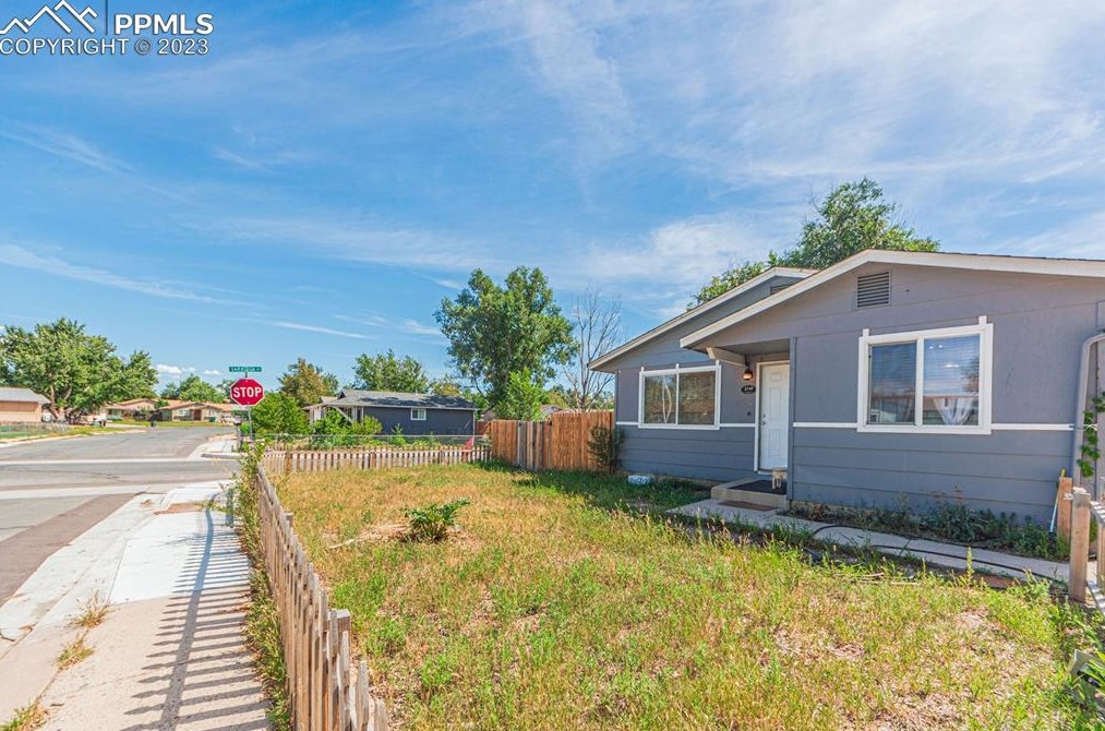2749 Carmel Ct, Colorado Springs, CO 80910-1862