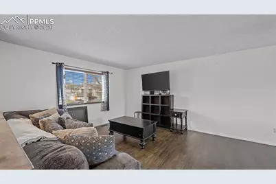 6813 Chesterfield Court, Colorado Springs, CO 80911 - Photo 6