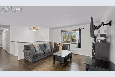 6813 Chesterfield Court, Colorado Springs, CO 80911 - Photo 4