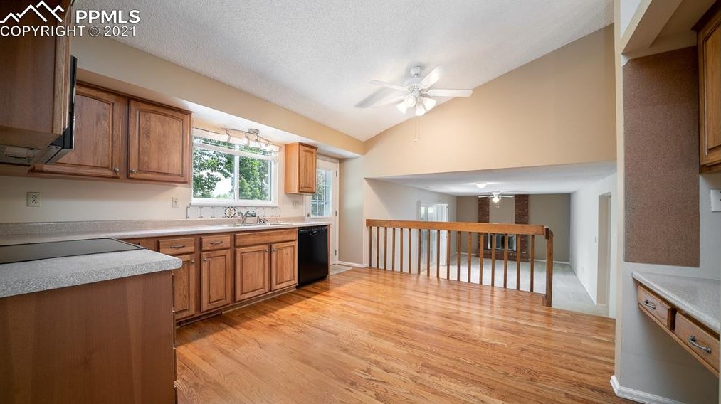 1219 Windmill Ave, Colorado Springs, CO 80907-4022