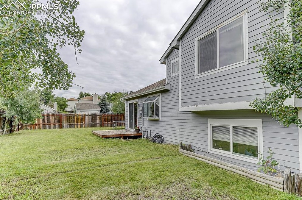 7760 Lindsey Dr, Colorado Springs CO 80920-4241 exterior