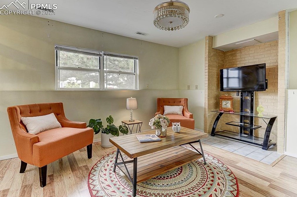 7760 Lindsey Dr, Colorado Springs CO 80920-4241 exterior